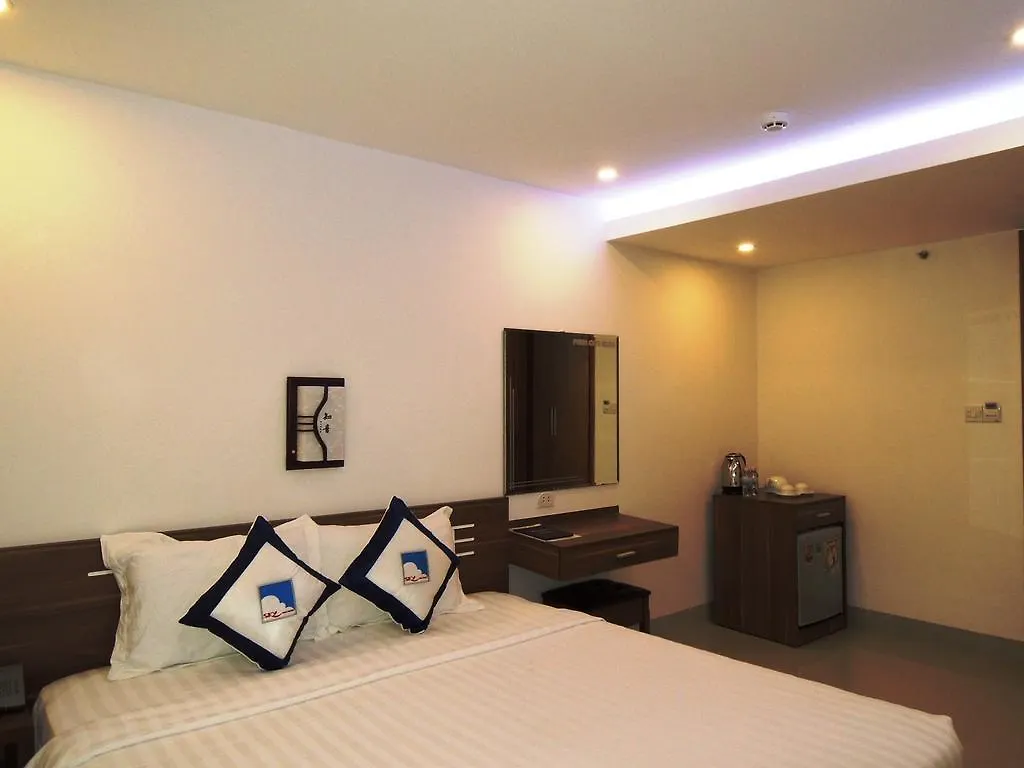Pearl City Hotel Нячанг Вьетнам