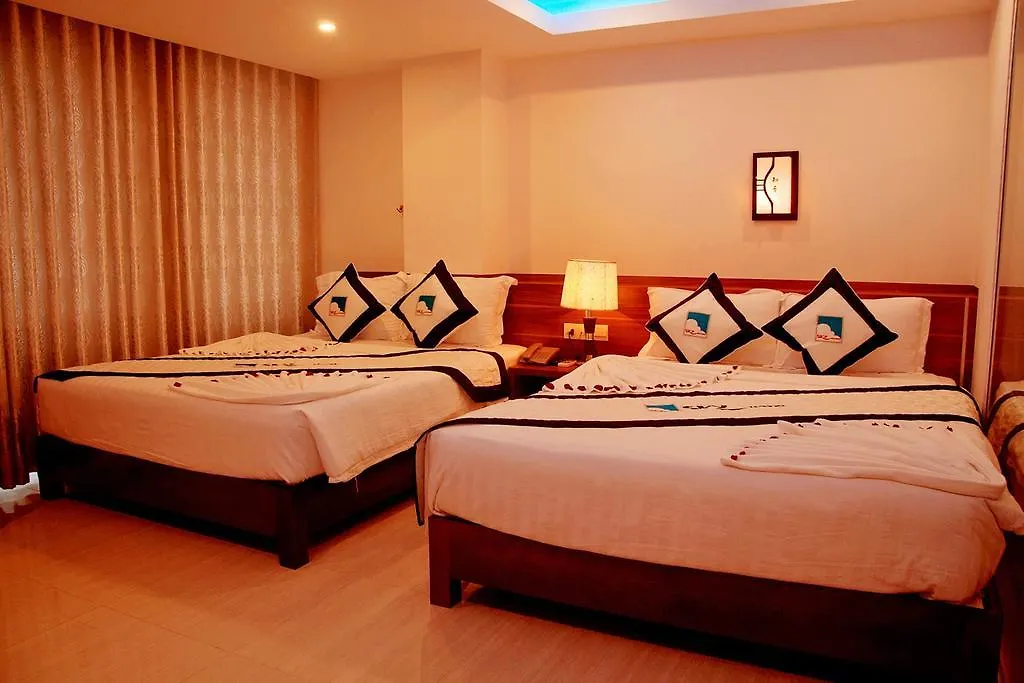 Pearl City Hotel Нячанг