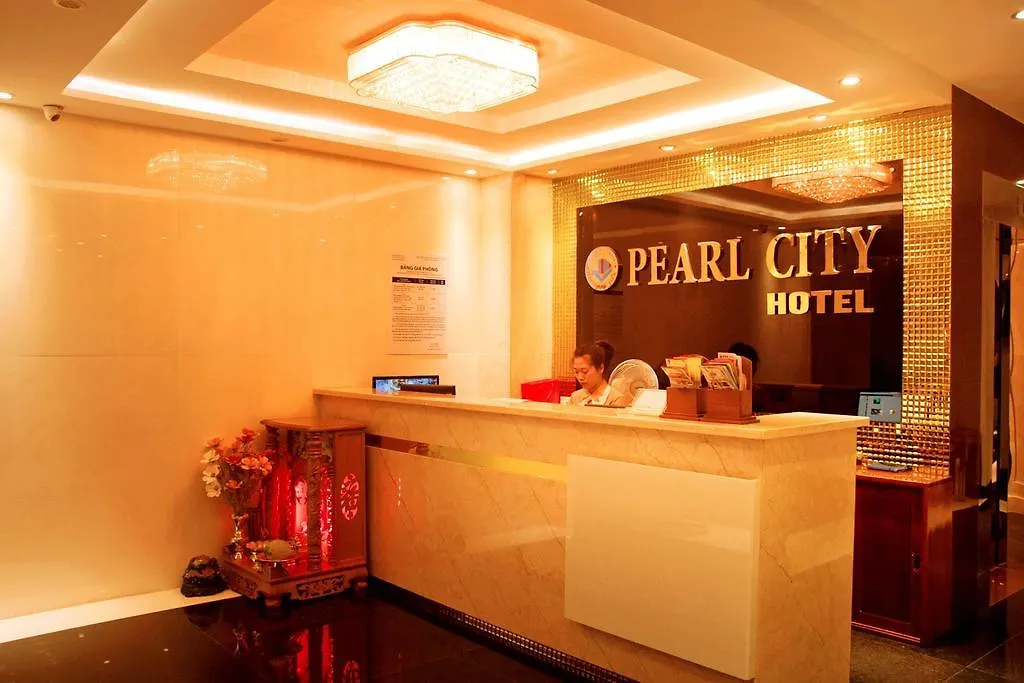 Pearl City Hotel Нячанг
