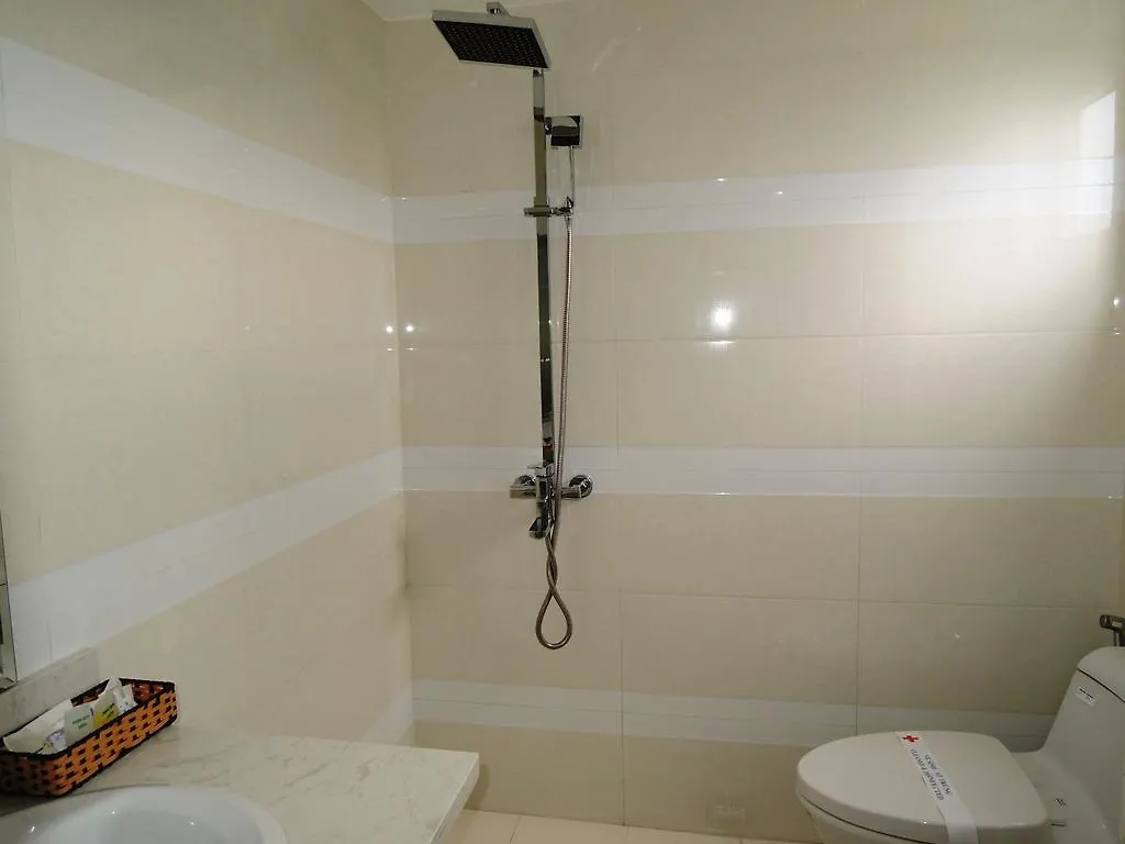 Pearl City Hotel Нячанг