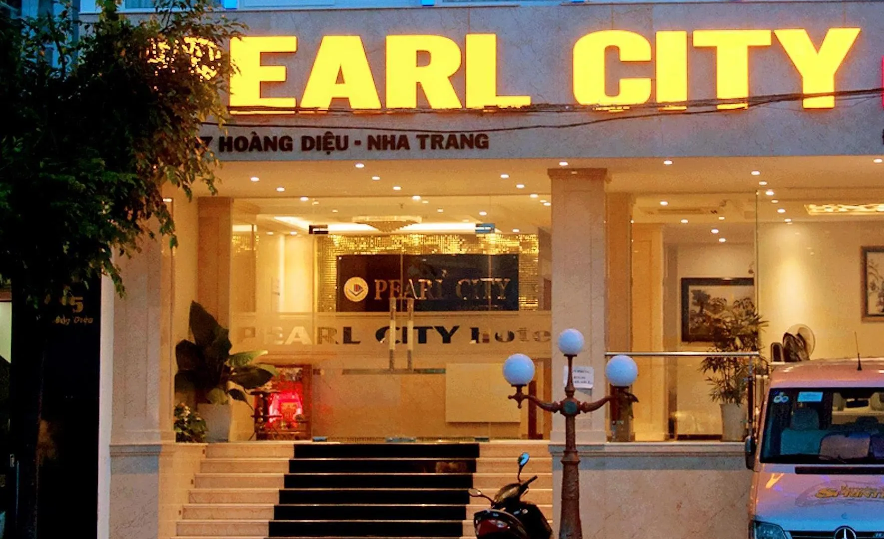 Pearl City Hotel Нячанг